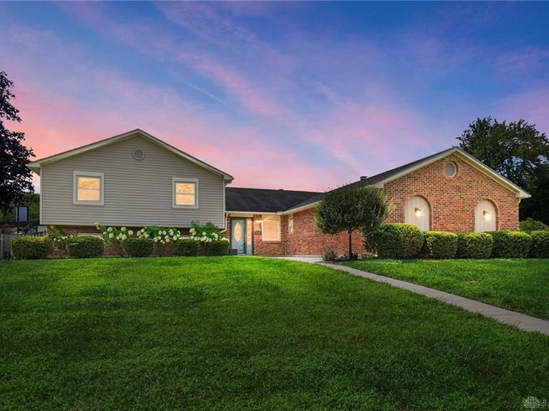 4041 Shadowleaf Drive, Bellbrook, OH 45305 Photo 1
