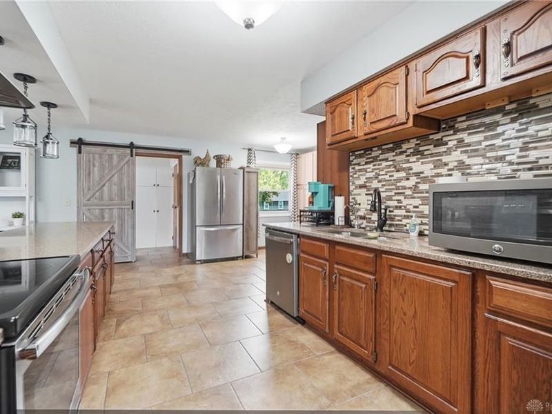 4041 Shadowleaf Drive, Bellbrook, OH 45305 Photo 12
