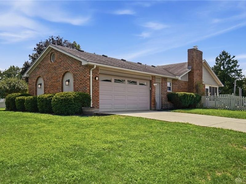 4041 Shadowleaf Drive, Bellbrook, OH 45305 Photo 4