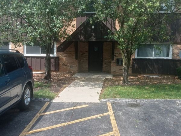 2220 Arbor Circle , Unit 26, Downers Grove, IL 60515