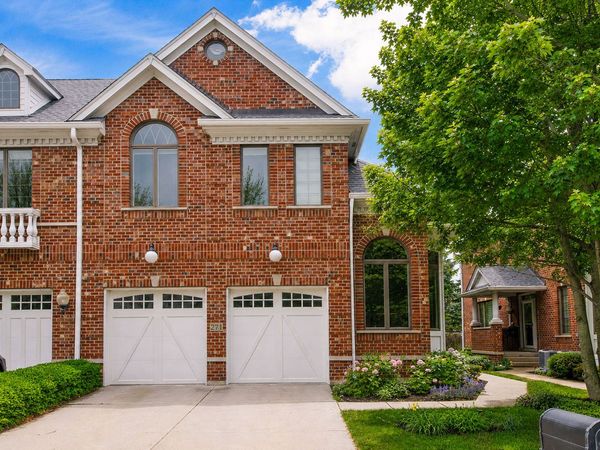 271 Arbor Glen Boulevard, Unit 271, Schaumburg, IL 60195