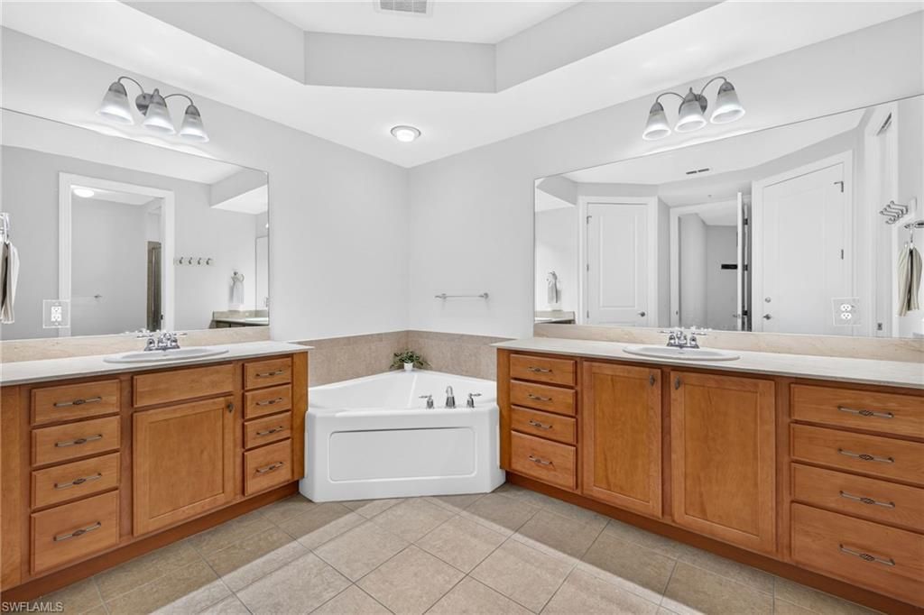 8010 Via Sardinia Way, Unit 4213, Estero, FL 33928 Photo