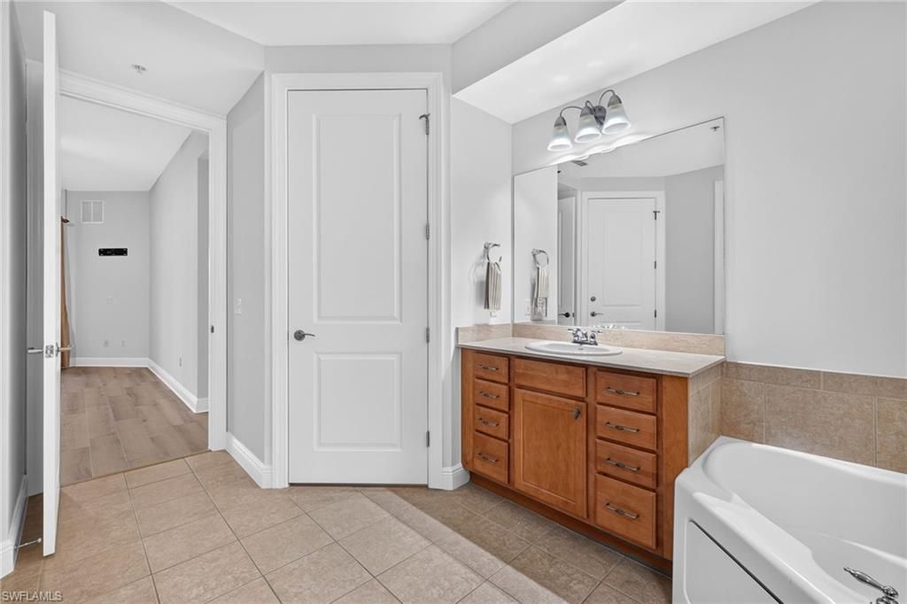 8010 Via Sardinia Way, Unit 4213, Estero, FL 33928 Photo