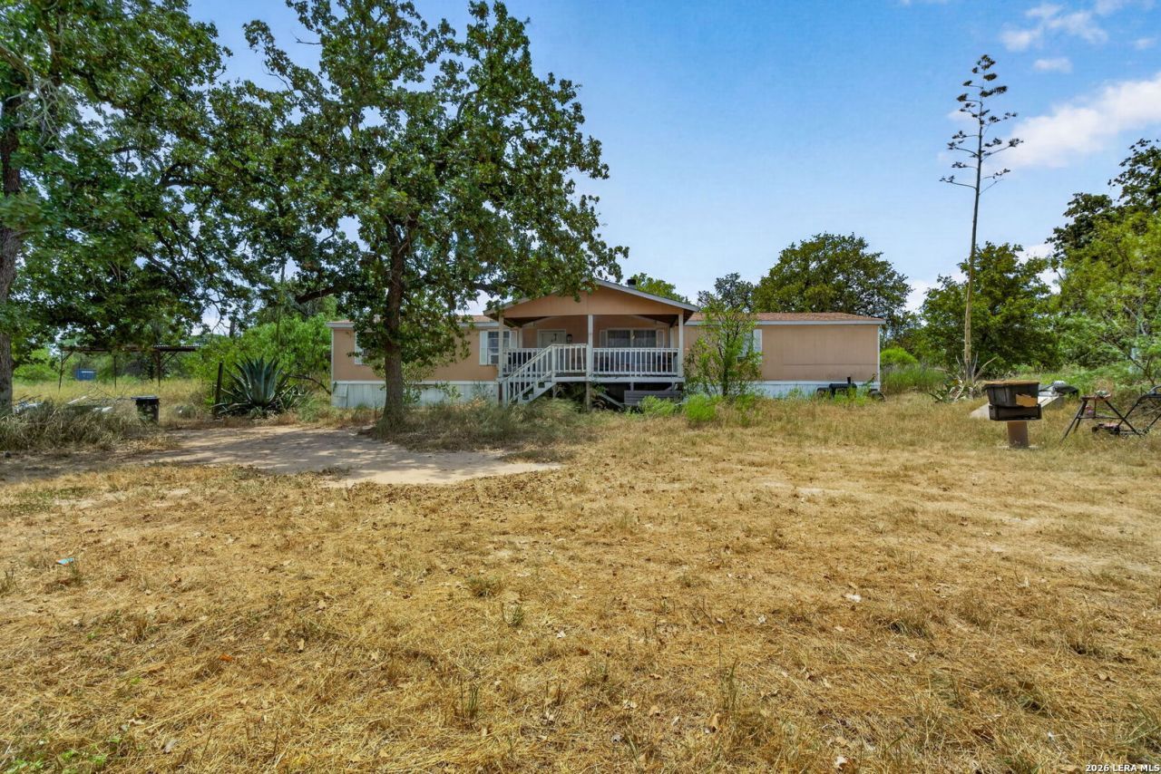 230 Molly Dr, Lytle, TX 78052 Main Photo