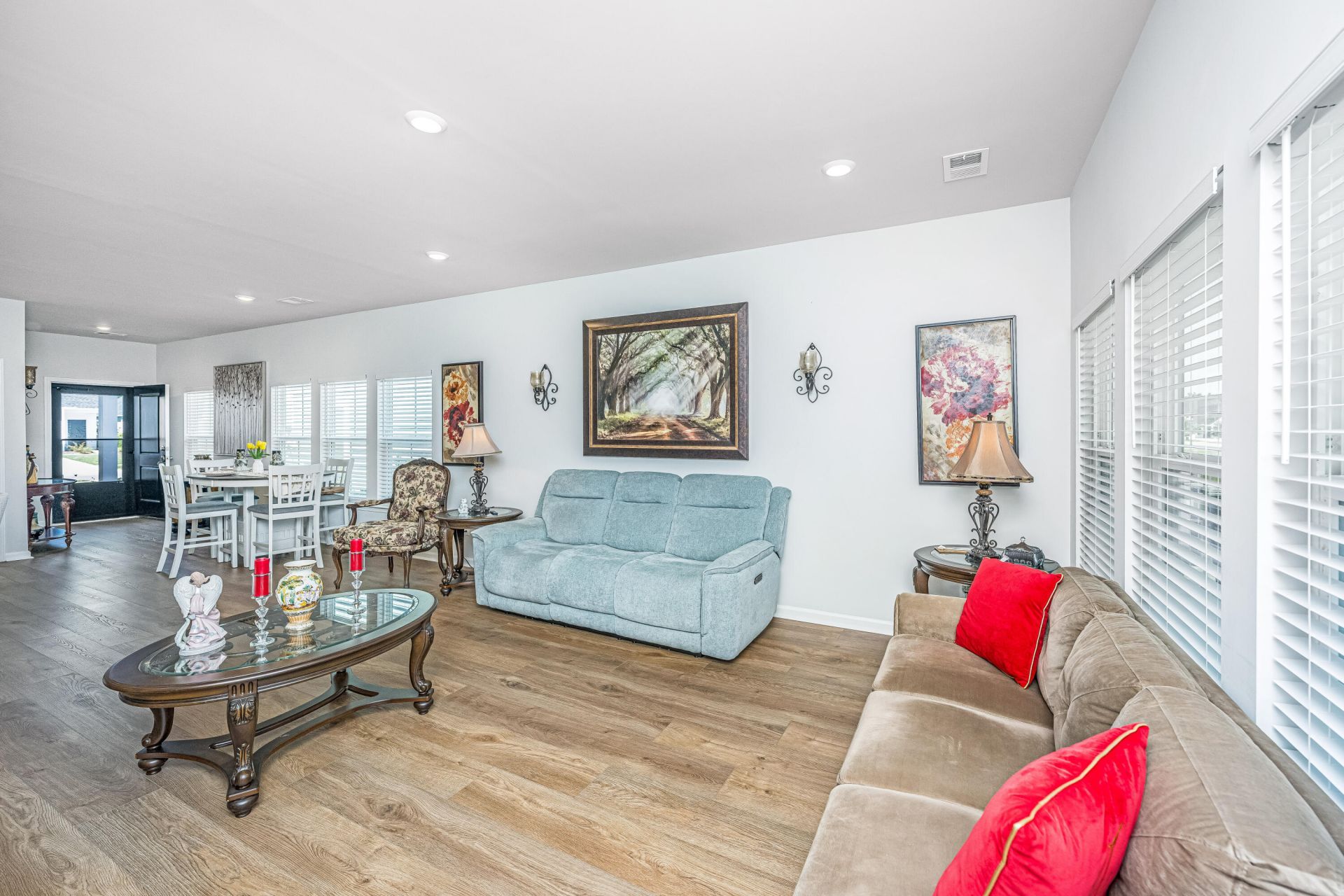1146 Glorious Way Photo 10