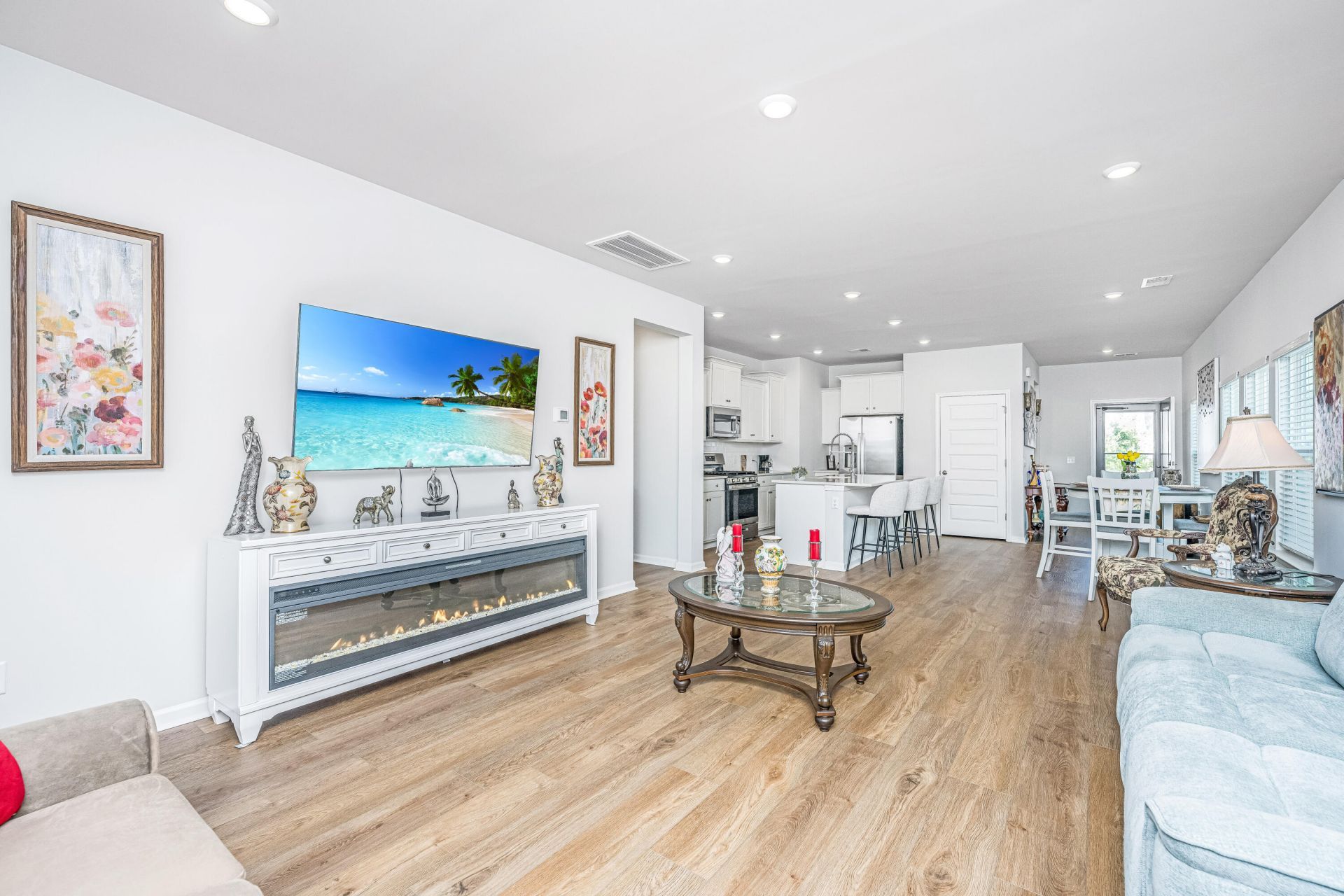 1146 Glorious Way Photo 8