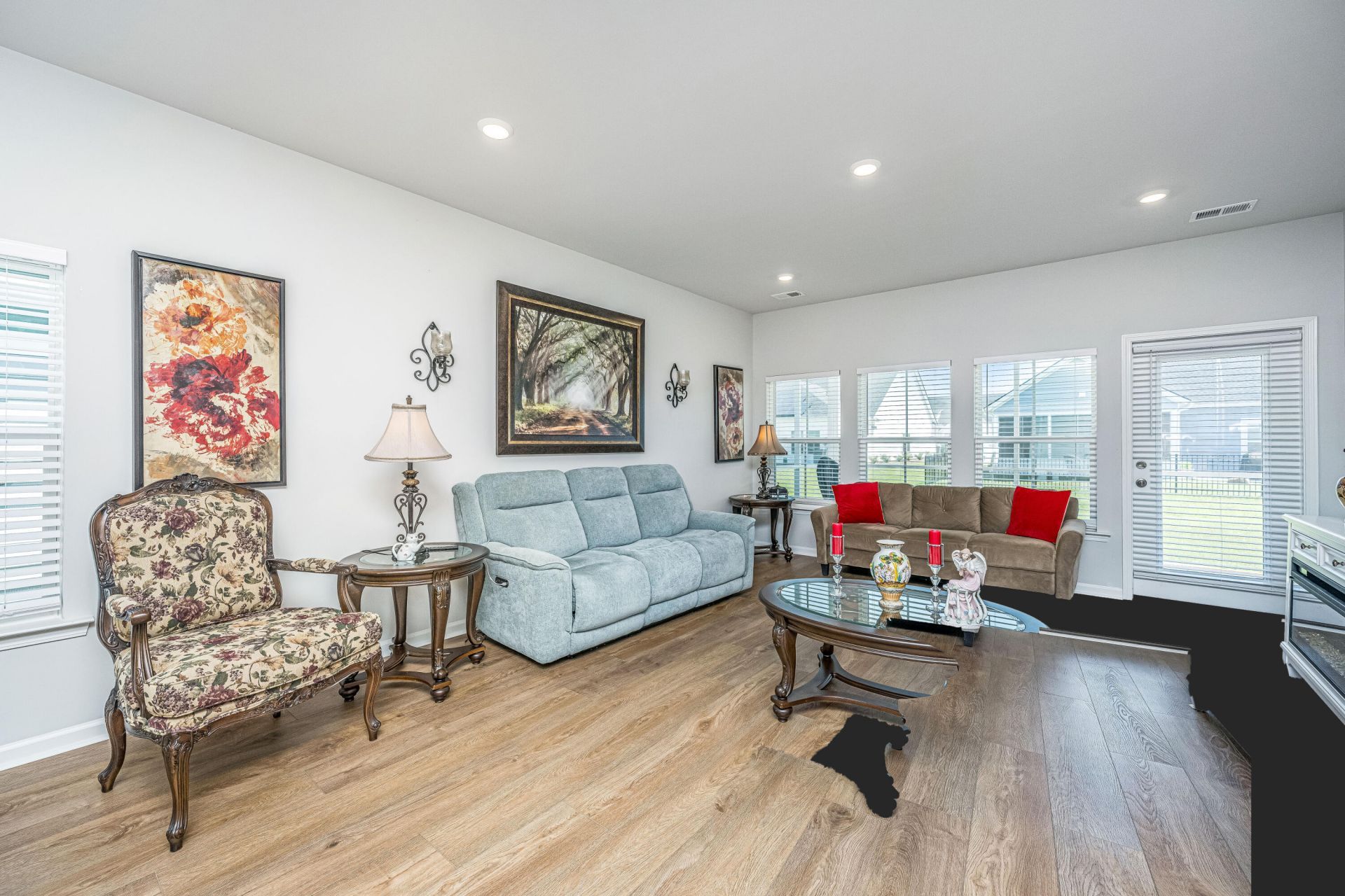 1146 Glorious Way Photo 9