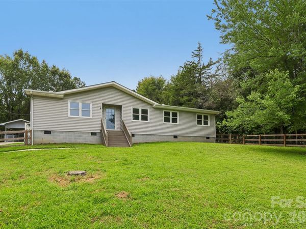 33269 Courtland Drive, Albemarle, NC 28001