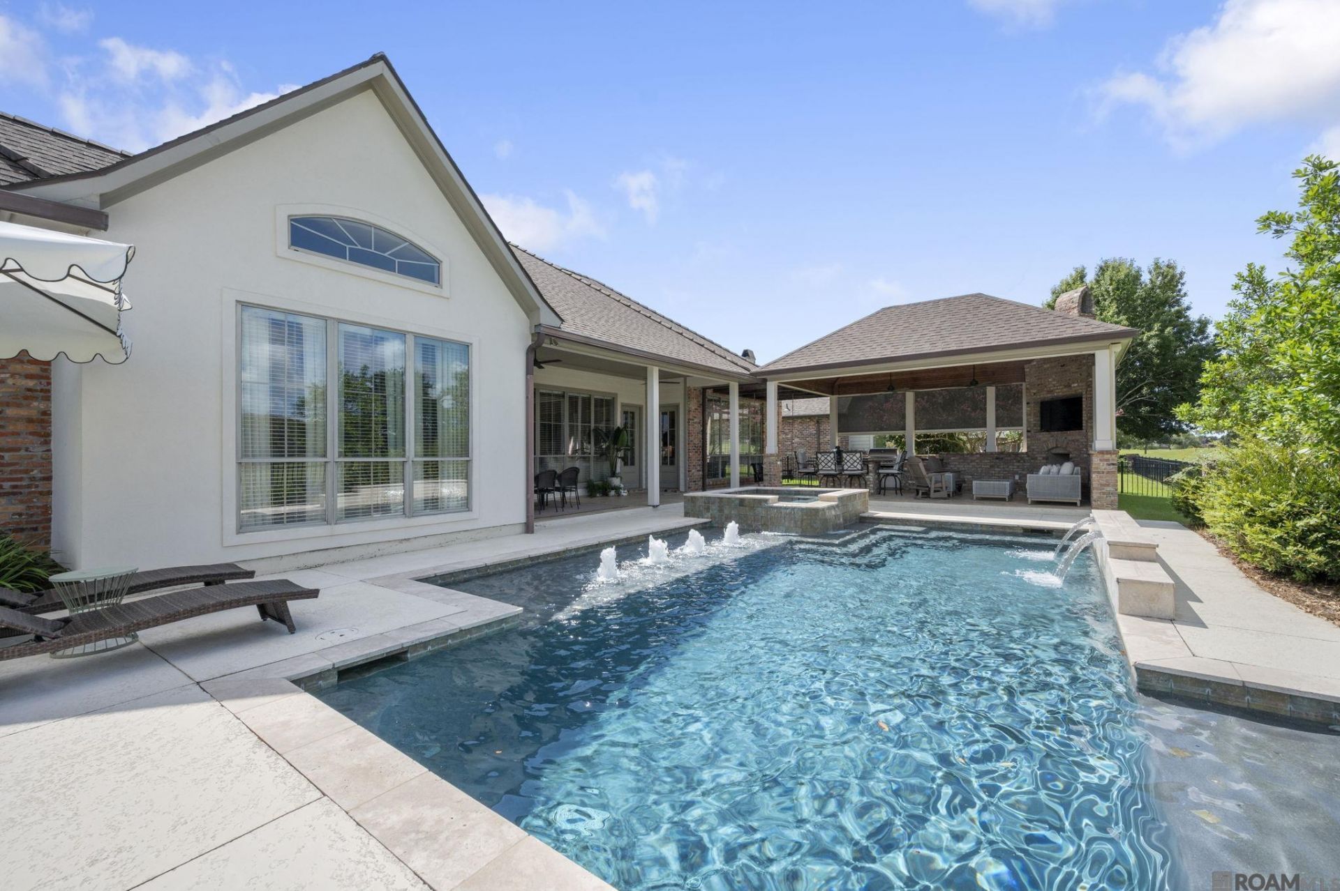 40212 Swan Cir, Gonzales, LA 70737 Main Photo