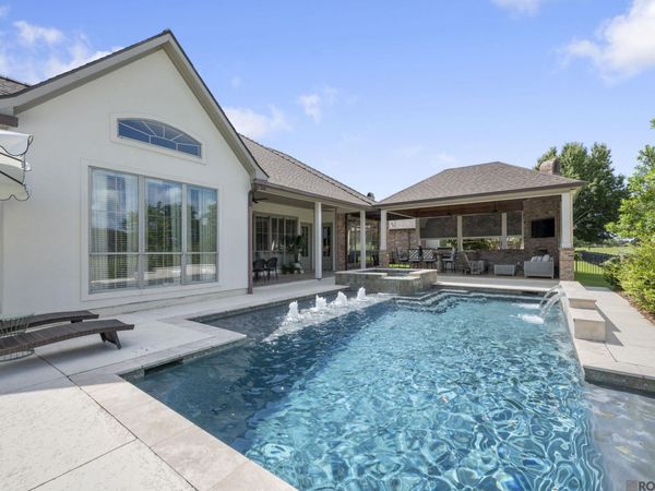 40212 Swan Cir, Gonzales, LA 70737