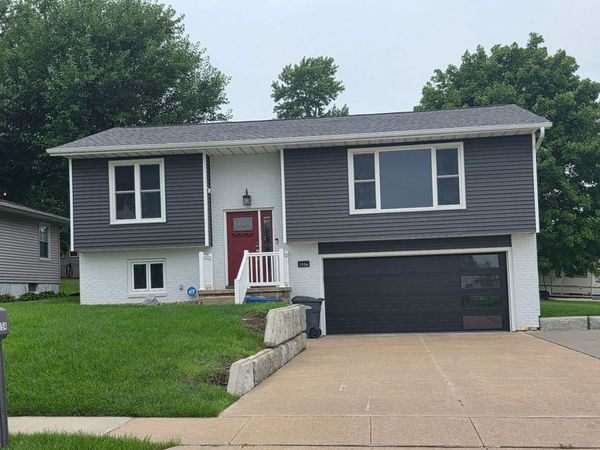 1154 Jefferies Drive , Clinton, IA 52732
