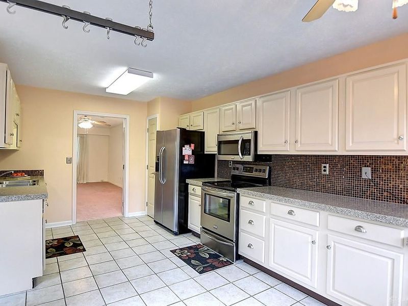 6069 N Quinella Way, Centerville, OH 45459 Photo 4