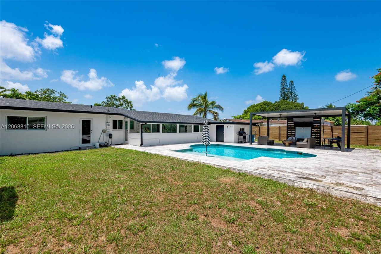 18145 SW 95th Ct , Palmetto Bay, FL 33157 Photo