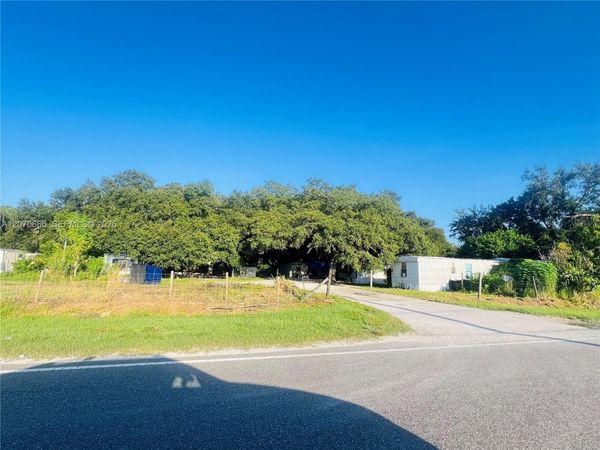 2288 CR 78, La Belle, FL 33935