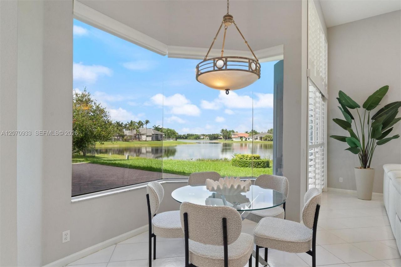 2733 Meadowood Dr , Weston, FL 33332 Photo