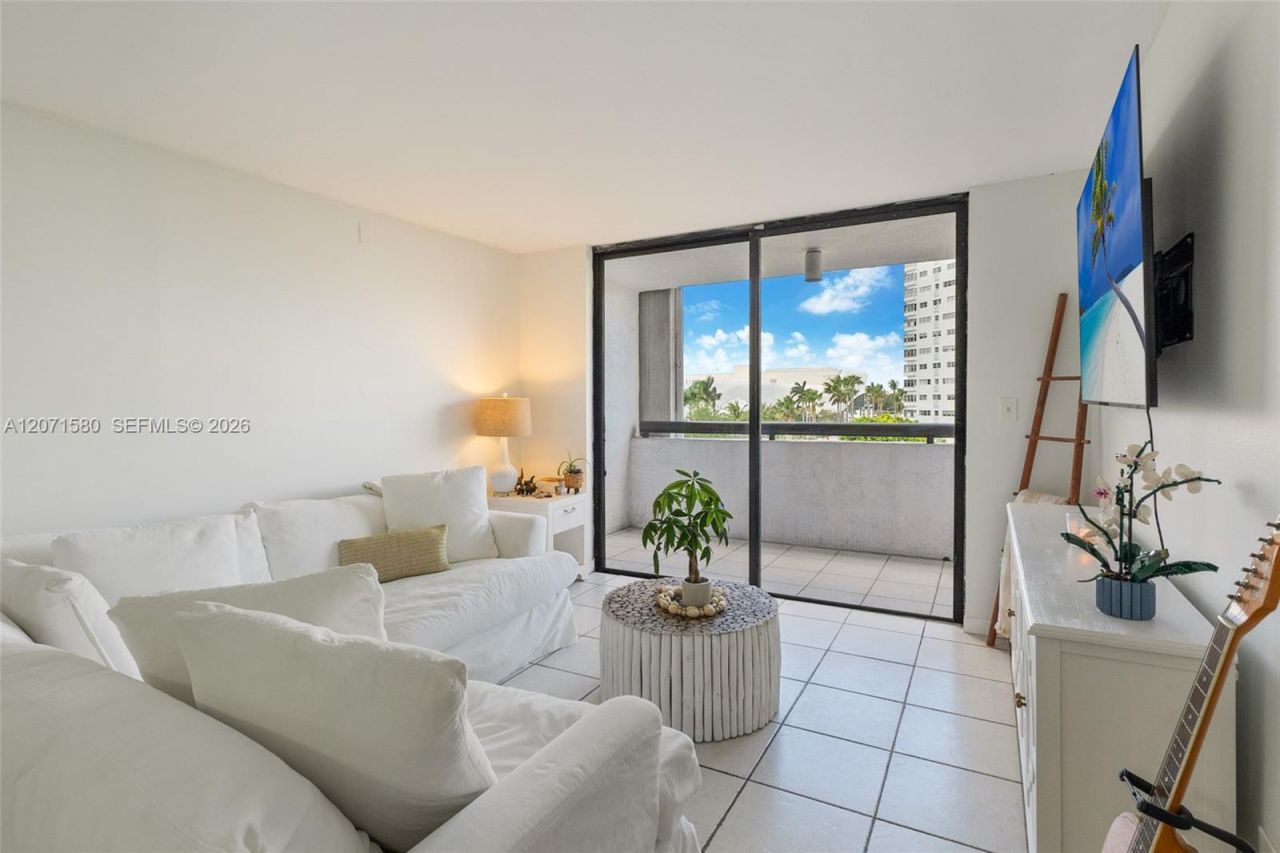 1775 Washington Ave, Unit 5D, Miami Beach, FL 33139 Photo