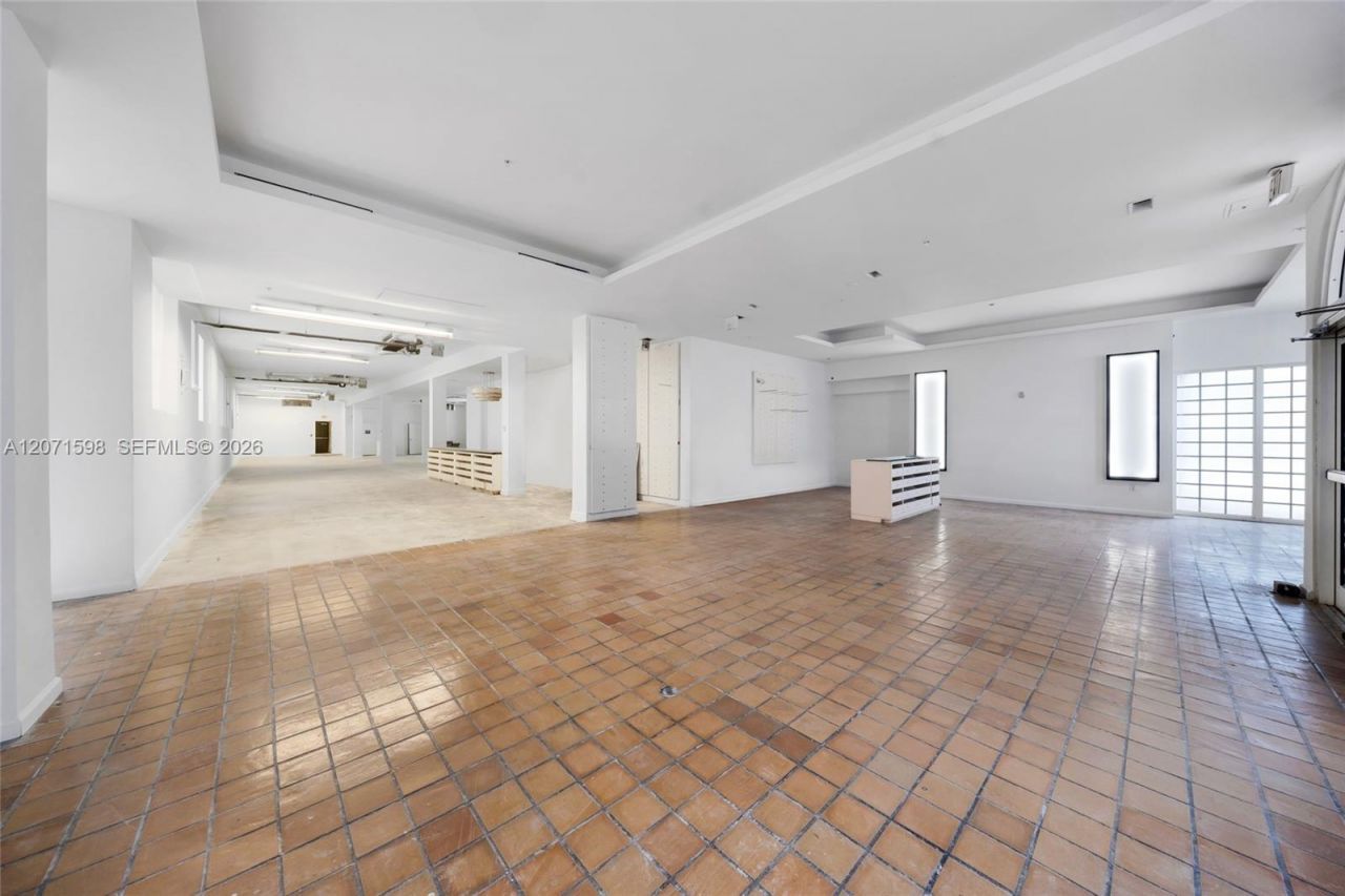 727 Collins Ave , Miami Beach, FL 33139 Photo