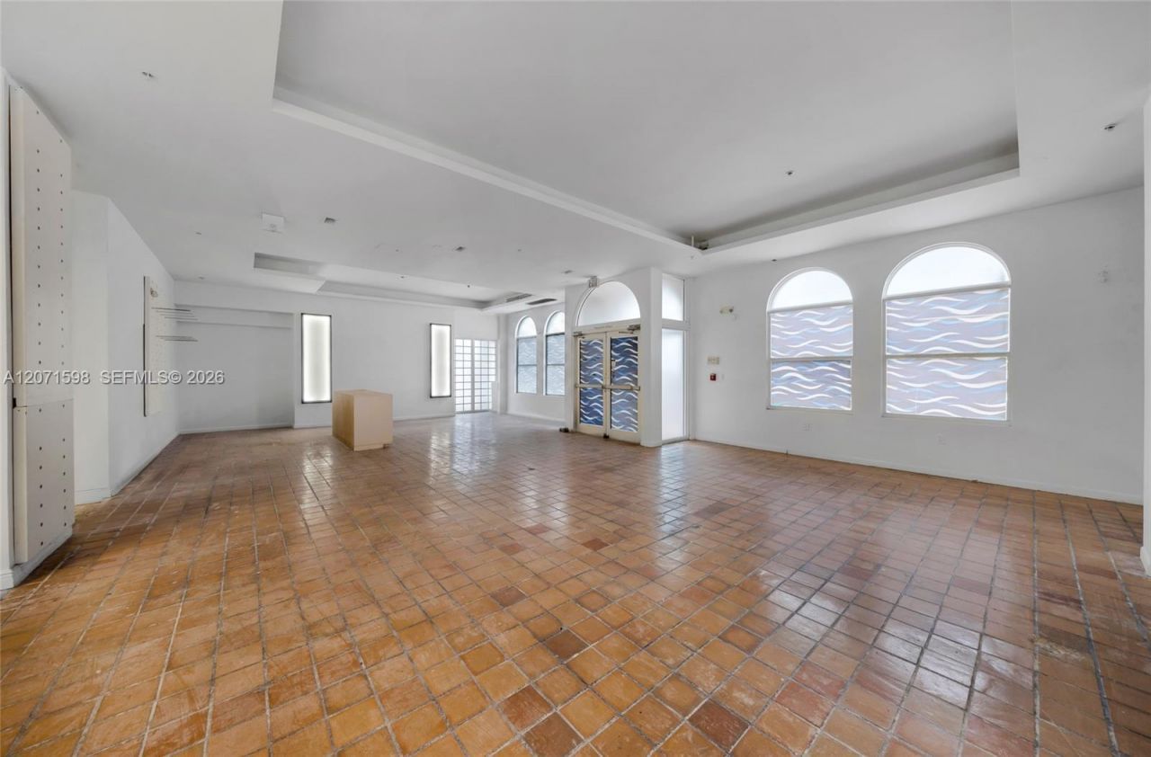 727 Collins Ave , Miami Beach, FL 33139 Photo