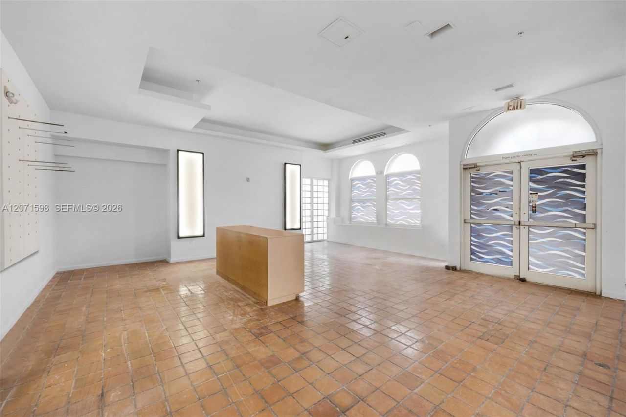 727 Collins Ave , Miami Beach, FL 33139 Photo