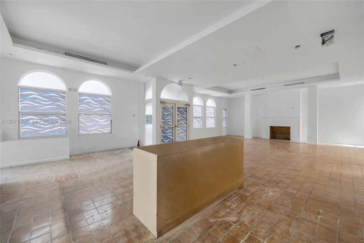 727 Collins Ave , Miami Beach, FL 33139 Photo