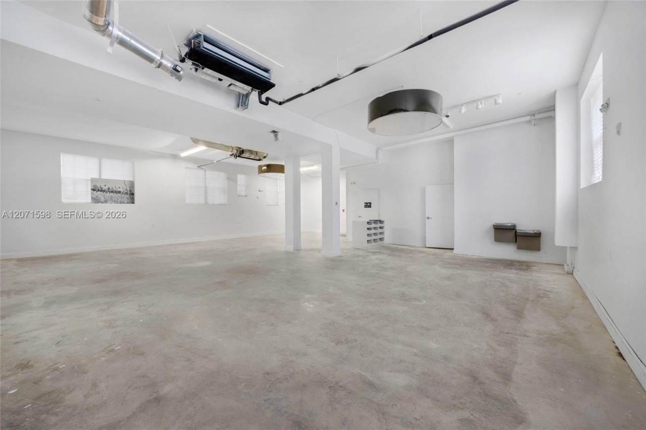 727 Collins Ave , Miami Beach, FL 33139 Photo