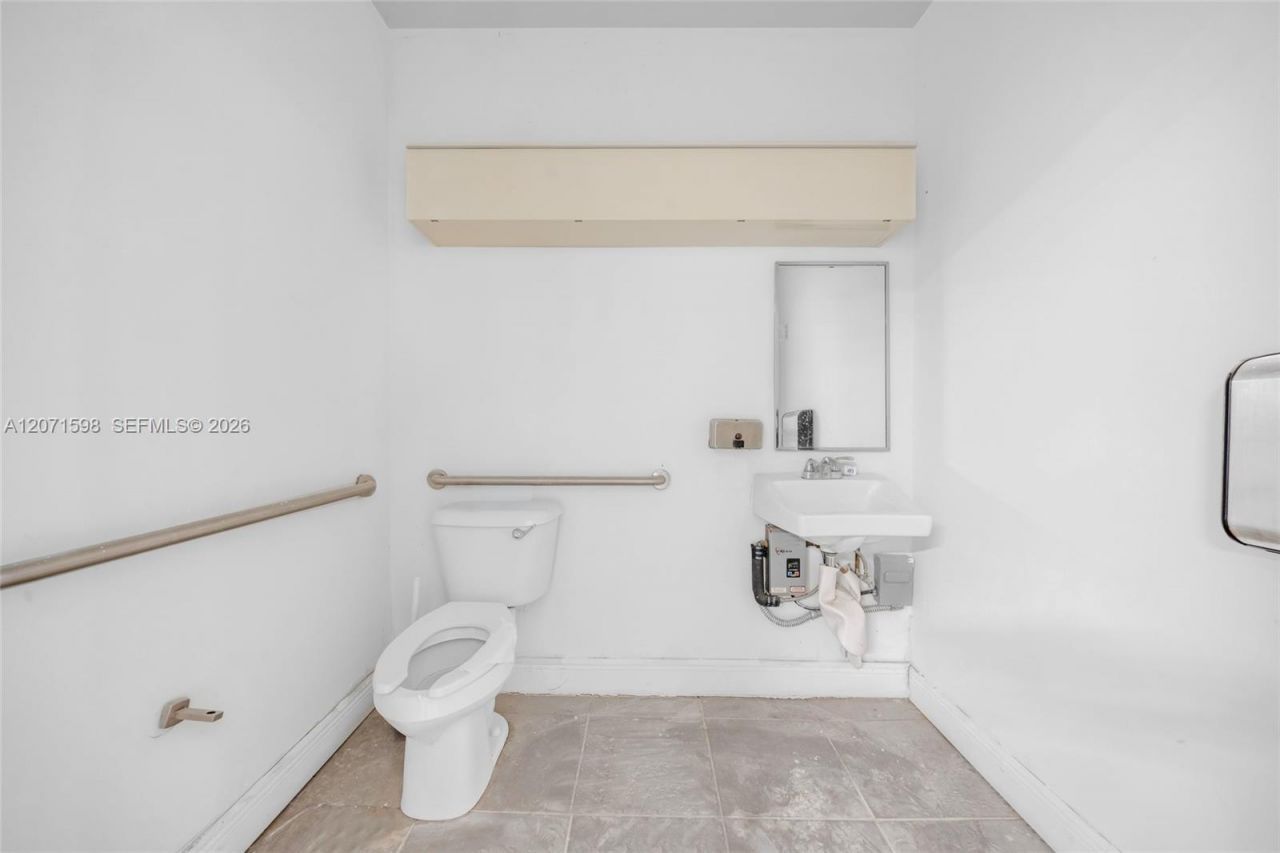 727 Collins Ave , Miami Beach, FL 33139 Photo