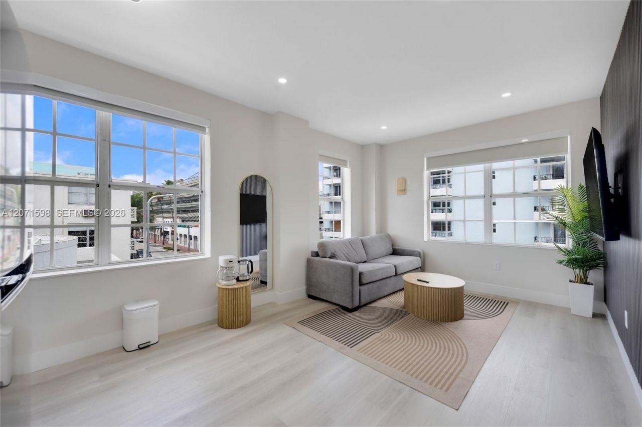 727 Collins Ave , Miami Beach, FL 33139 Photo
