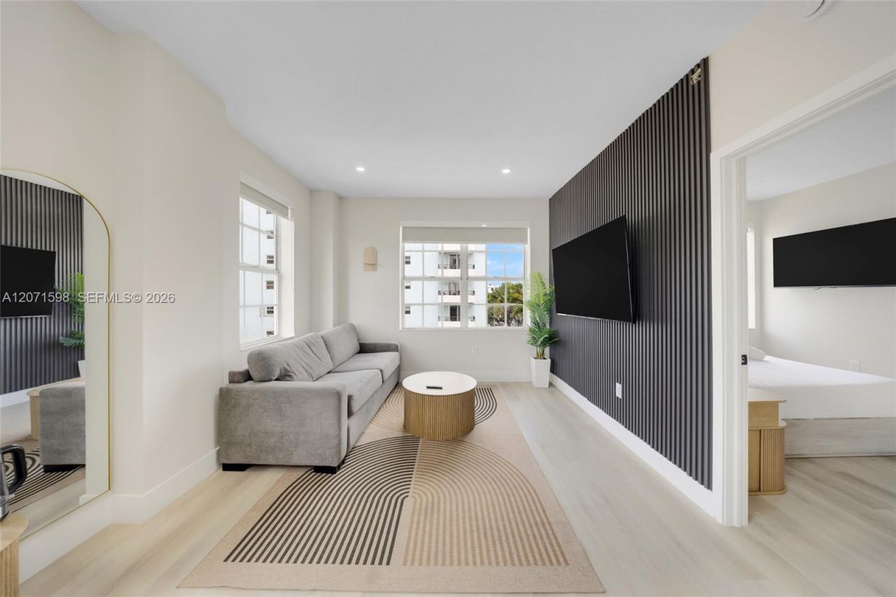 727 Collins Ave , Miami Beach, FL 33139 Photo