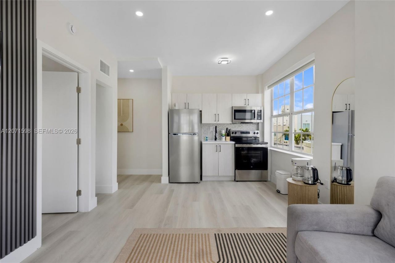 727 Collins Ave , Miami Beach, FL 33139 Photo