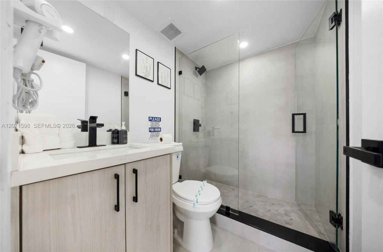 727 Collins Ave , Miami Beach, FL 33139 Photo