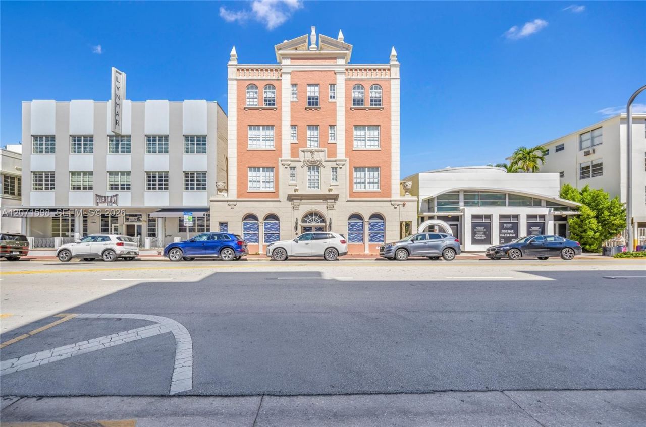 727 Collins Ave , Miami Beach, FL 33139 Photo
