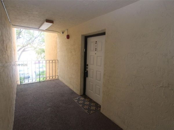8005 Lake Dr, Unit 212, Doral, FL 33166