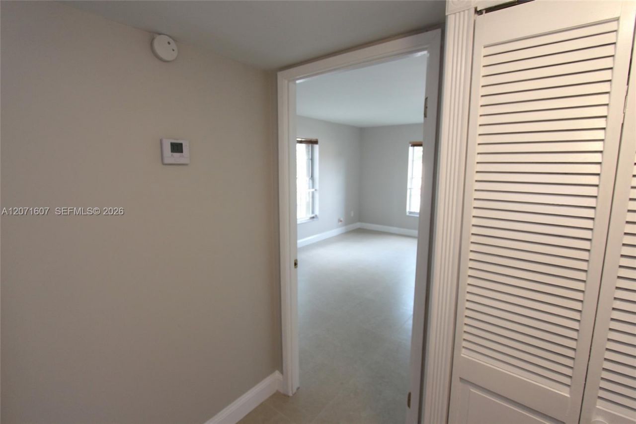 8005 Lake Dr, Unit 212, Doral, FL 33166 Photo