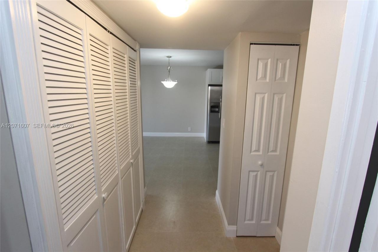8005 Lake Dr, Unit 212, Doral, FL 33166 Photo