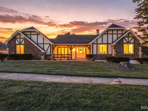 12 Miraclair Drive, Florissant, MO 63031