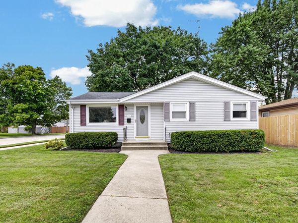 7852 32nd AVENUE, Kenosha, WI 53142
