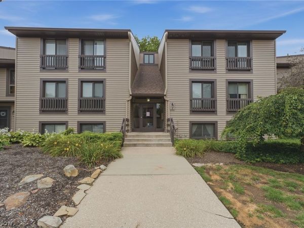 1105 Canyon View Road , Northfield, OH 44067