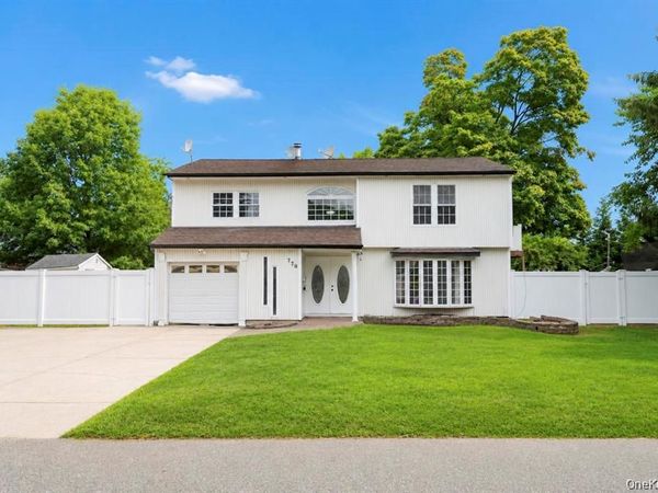 779 Peconic Avenue , West Babylon, NY 11704
