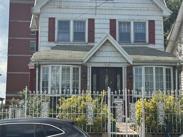 8592 148 Street, Briarwood, NY 11435