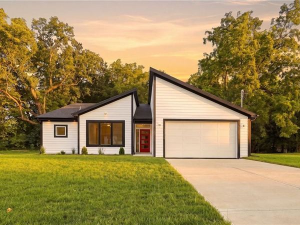 5705 Tauromee Avenue, Kansas City, KS 66102
