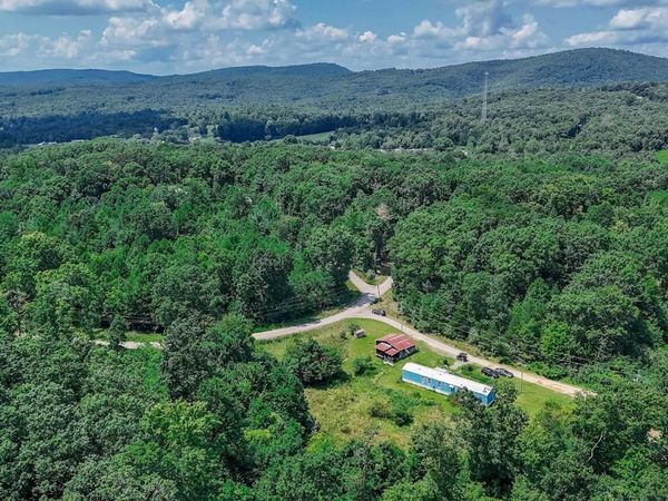 136 Holly Rd, Spring City, TN 37381