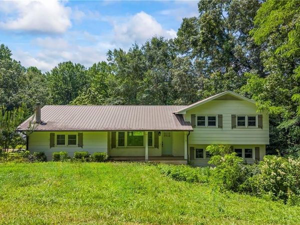 192 Summit Street , Cornelia, GA 30531