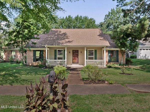 1023 Hunters Point Drive, Cordova, TN 38018