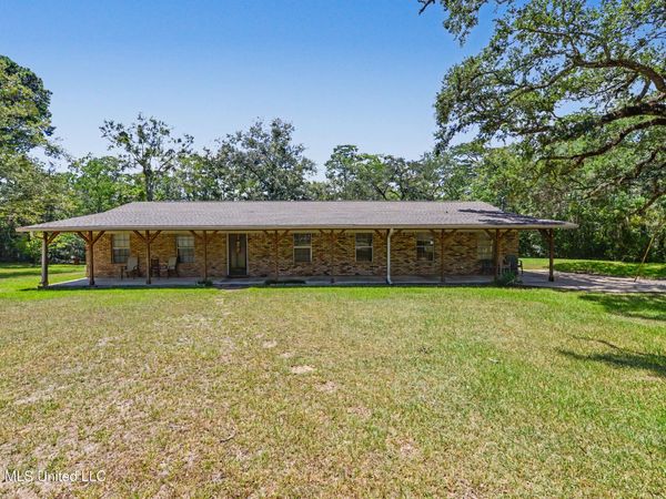 3400 Yucca Avenue, Moss Point, MS 39562