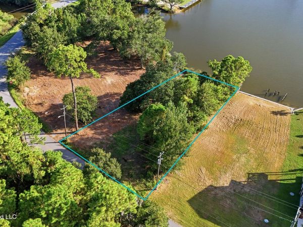 350 Poindexter Drive, Pass Christian, MS 39571