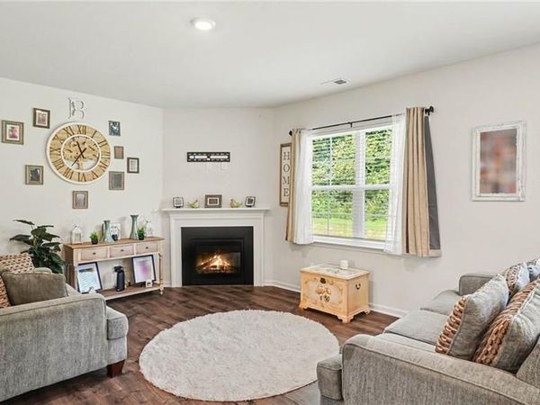 6585 Clark Creek Trail , Whitsett, NC 27377