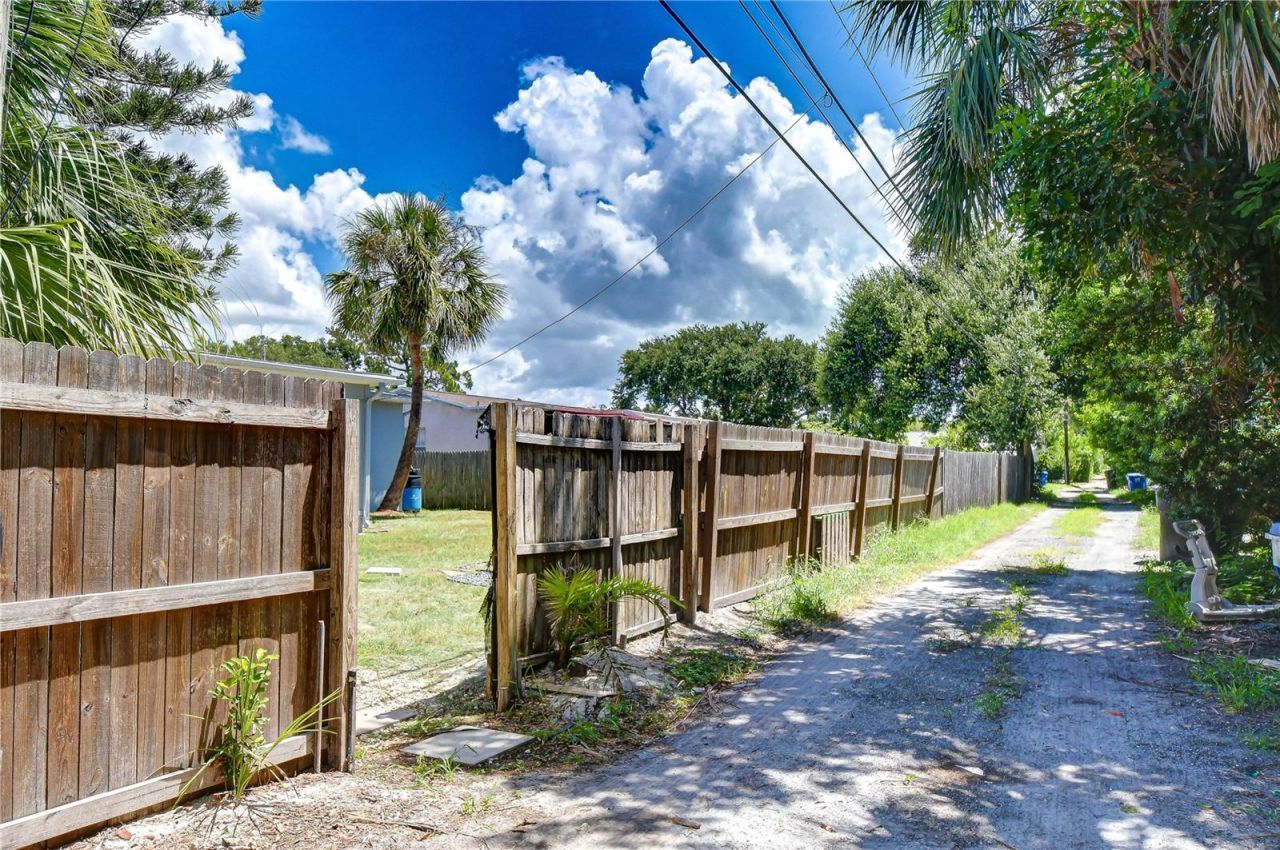 5634 9th Avenue N, Saint Petersburg, FL 33710 Photo