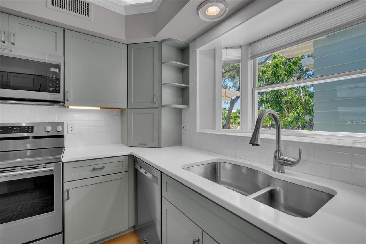 1275 Port Lane, Sarasota, FL 34242 Photo