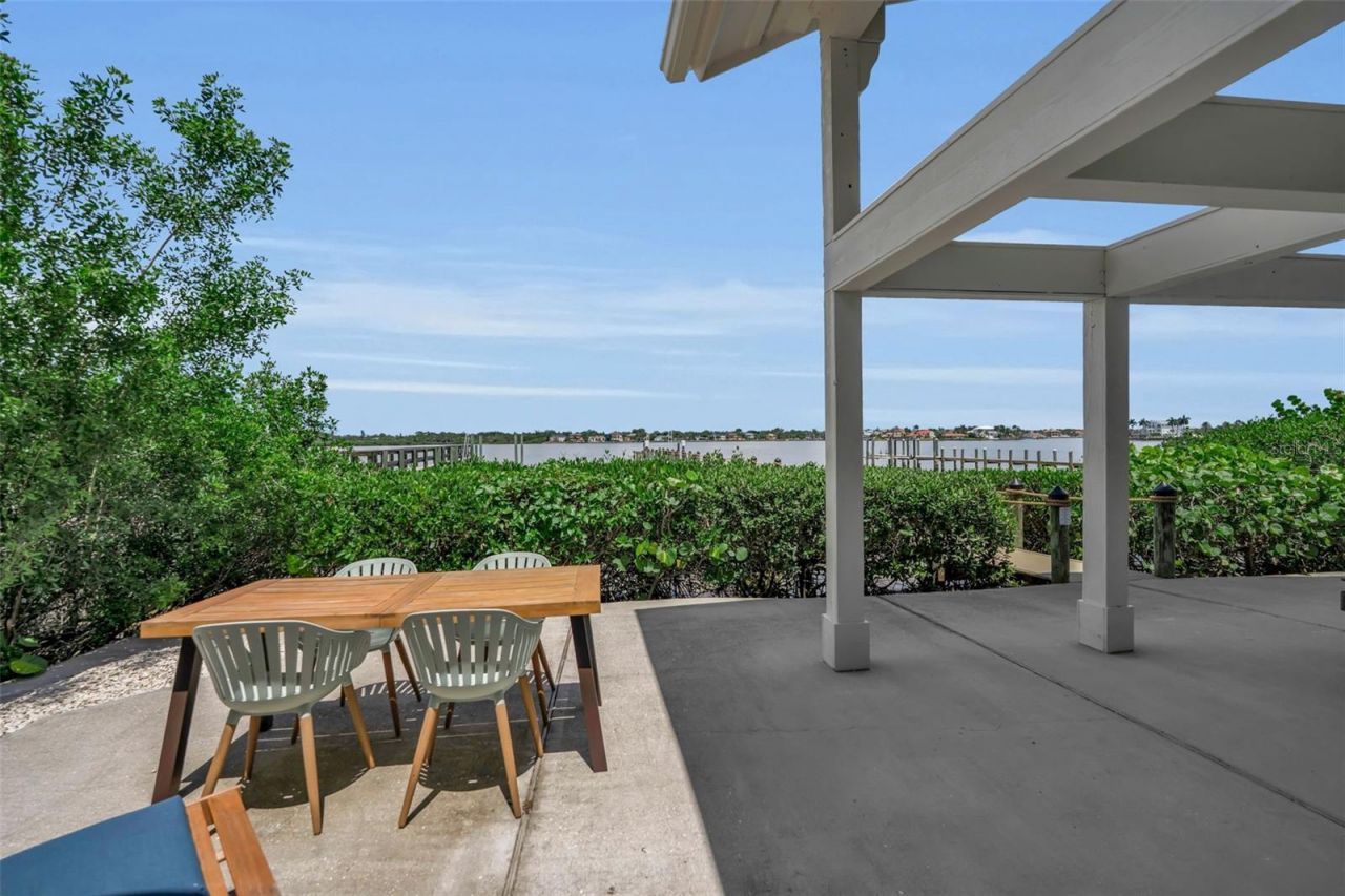 1275 Port Lane, Sarasota, FL 34242 Photo