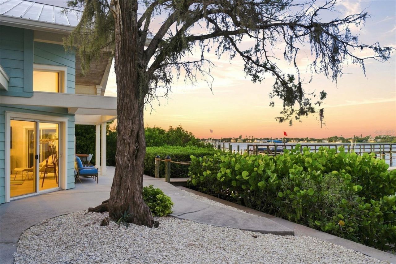 1275 Port Lane, Sarasota, FL 34242 Photo